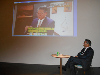 テレビ番組のビデオと森氏A.jpg
