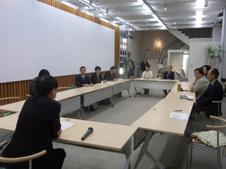 町田氏講義風景2010・12・16A.jpg