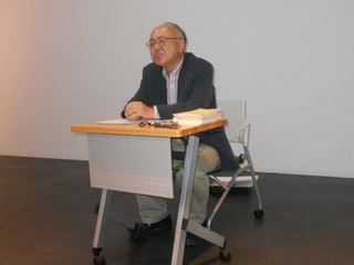 講義中の中山氏A.jpg