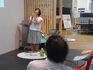 講義中の栗田さんA.jpg