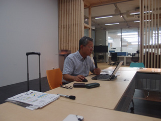 講義中の石塚学氏A.jpg